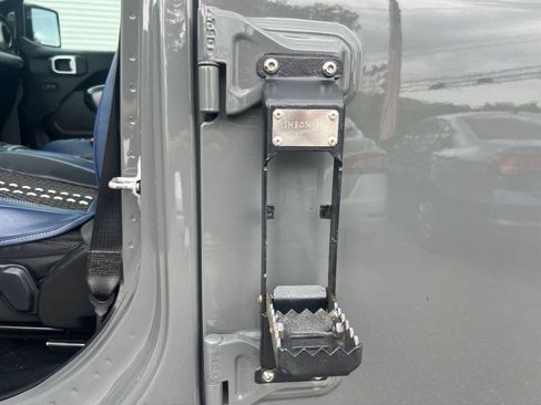 Used 2021 Jeep Gladiator Sport AWD/4WD image 31