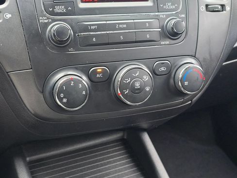Used 2016 Kia Forte LX FWD image 21