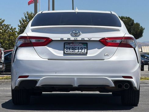 Used 2019 Toyota Camry SE w/ Convenience Package FWD image 6
