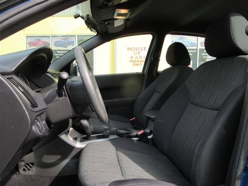 Used 2011 Ford Focus SE FWD image 16