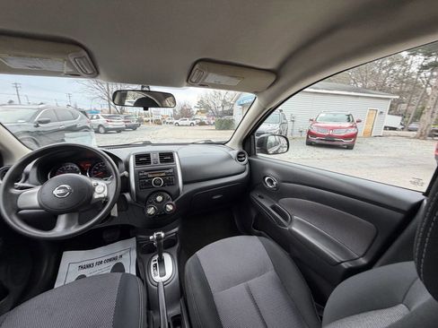 Used 2014 Nissan Versa SV image 21