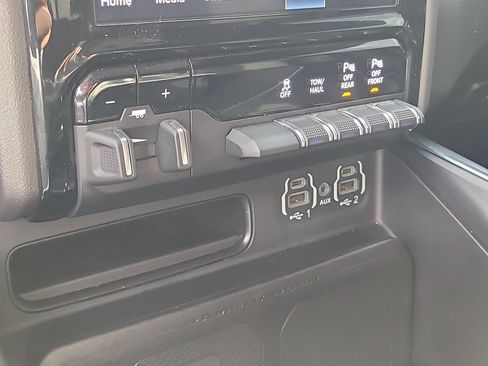 Used 2023 RAM 1500 Laramie AWD/4WD image 28