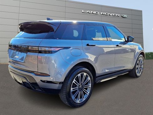 Used 2026 Land Rover Range Rover Evoque Dynamic SE AWD/4WD image 2