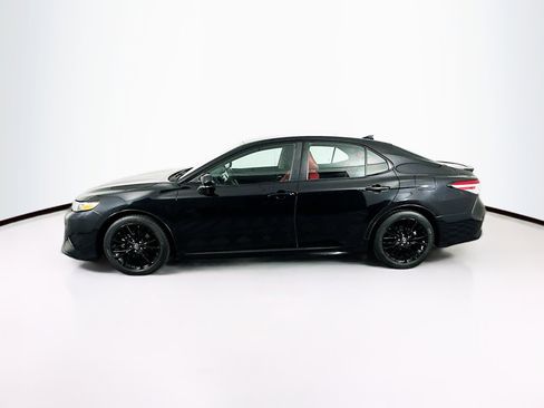 Used 2020 Toyota Camry SE image 4