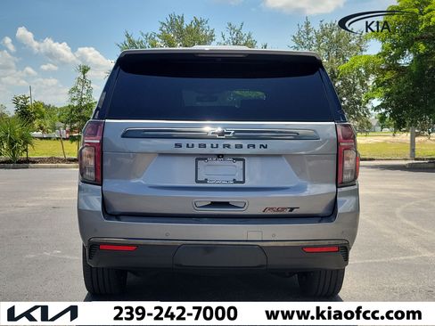 Used 2022 Chevrolet Suburban RST w/ Luxury Package AWD/4WD image 5