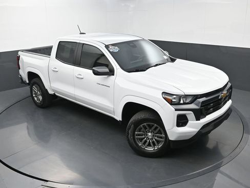 Used 2024 Chevrolet Colorado LT w/ LT Convenience Package image 30