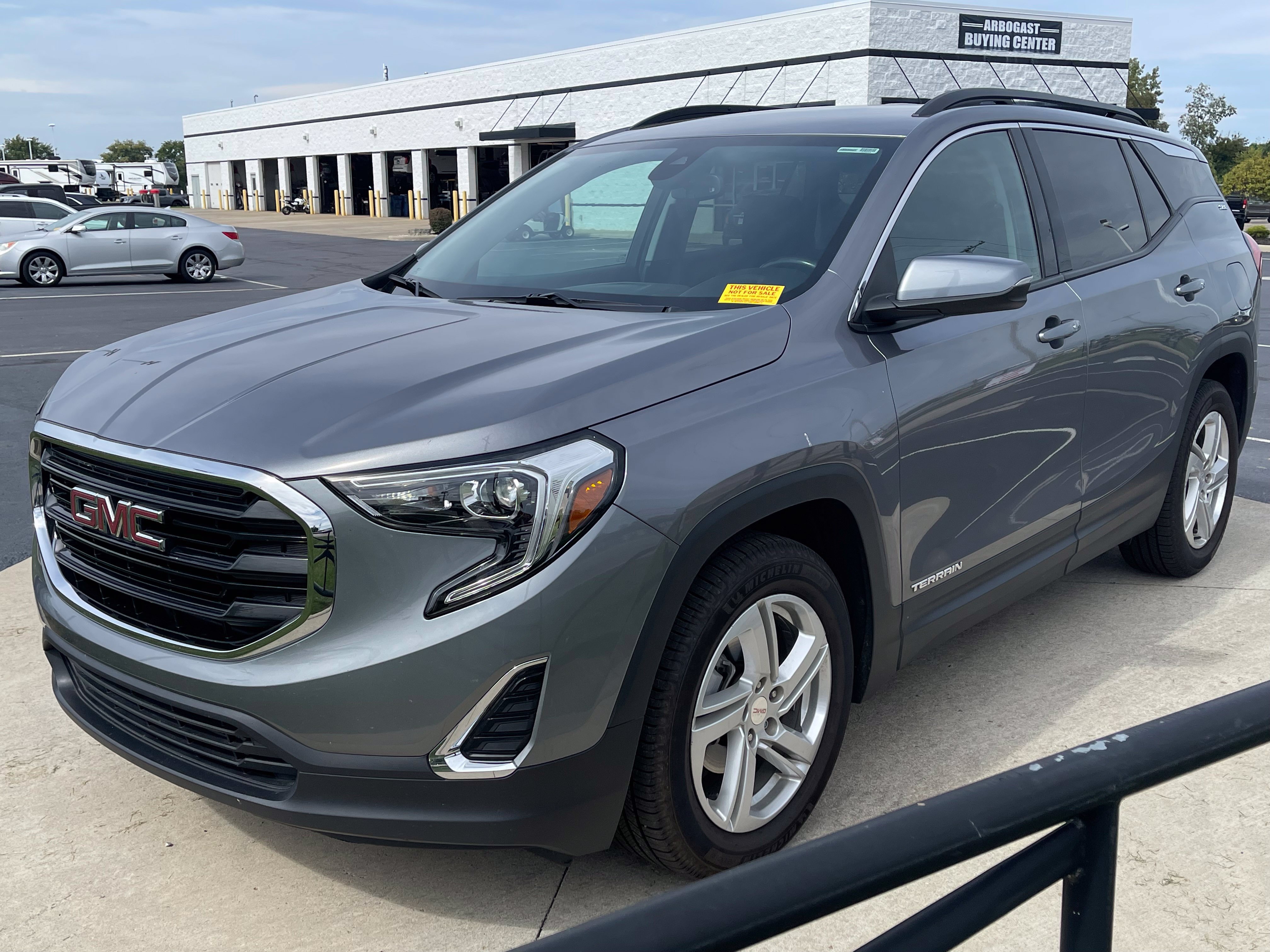 Used 2020 GMC Terrain SLE w/ Driver Convenience Package FWD image 3