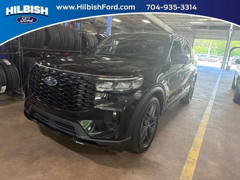 Used 2025 Ford Explorer ST-Line w/ Premium Package RWD image 1