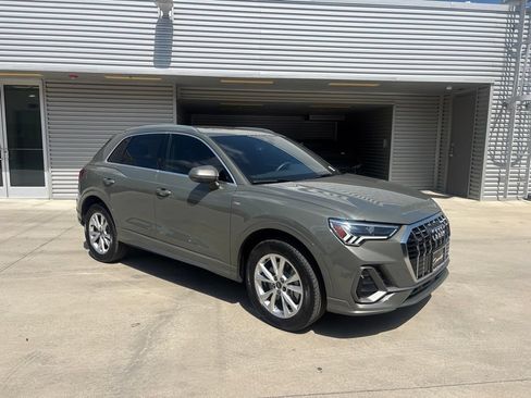 Certified 2025 Audi Q3 2.0T Premium w/ Convenience Package AWD/4WD image 3