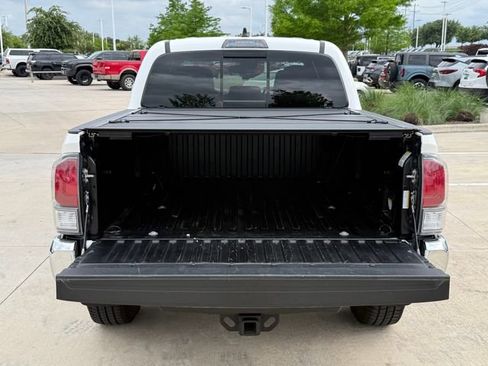 Used 2020 Toyota Tacoma TRD Off-Road AWD/4WD image 27