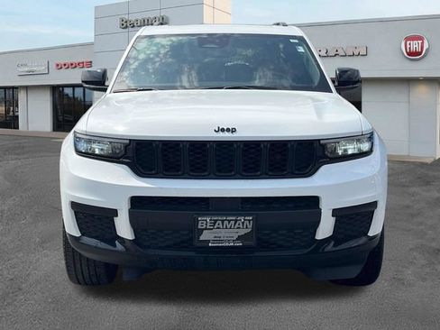 Used 2024 Jeep Grand Cherokee L Altitude AWD/4WD image 2