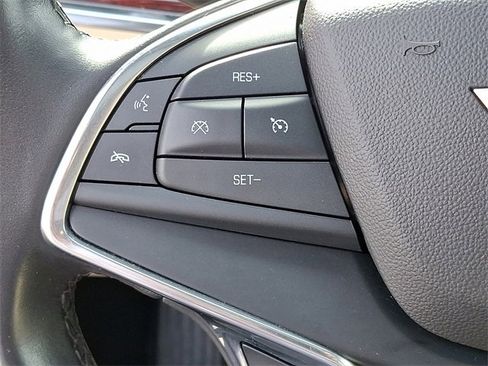 Used 2018 Cadillac XT5 Luxury w/ Driver Awareness Package image 17