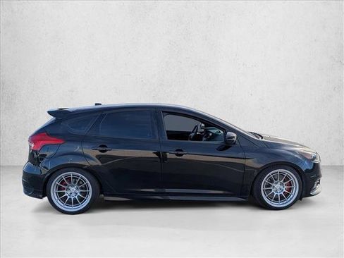 Used 2016 Ford Focus ST w/ Equipment Group 402A image 4