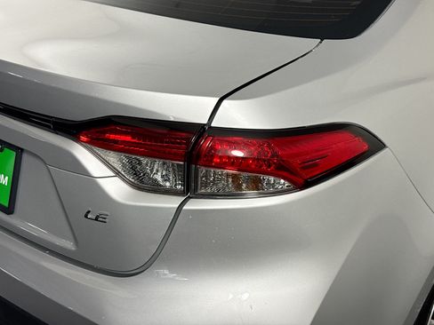 Used 2025 Toyota Corolla LE FWD image 33
