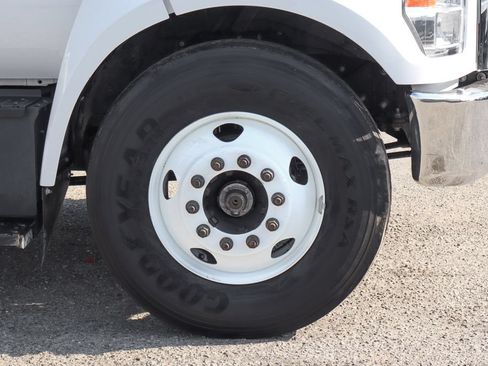 Used 2023 Ford F650 2WD Regular Cab Super Duty image 35