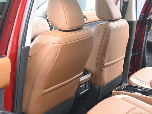 New 2026 Nissan Pathfinder Platinum AWD/4WD image 18