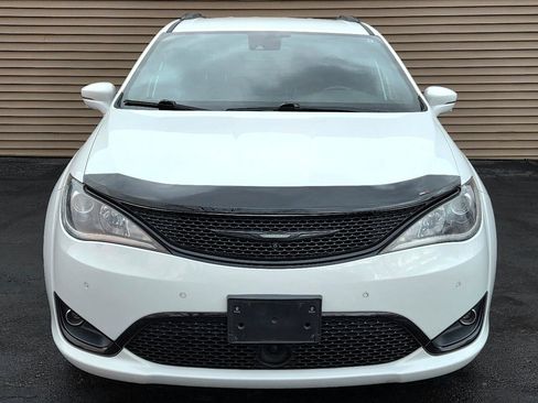 Used 2018 Chrysler Pacifica Limited w/ Advanced Safetytec Group image 8