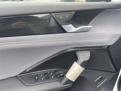 New 2026 Volkswagen Tiguan SE R-Line image 17