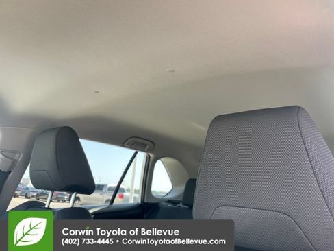 Used 2025 Toyota RAV4 XLE AWD/4WD image 24