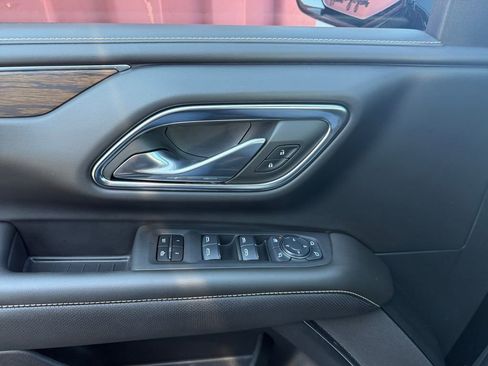 Used 2024 Chevrolet Suburban Premier image 24