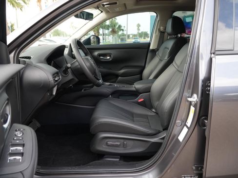Used 2025 Honda HR-V EX-L image 16