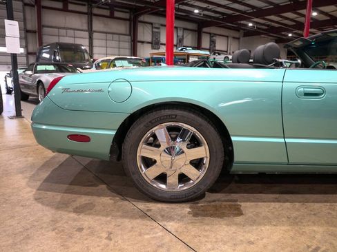 Used 2002 Ford Thunderbird RWD image 9