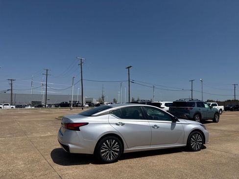 Certified 2025 Nissan Altima 2.5 SV FWD image 24