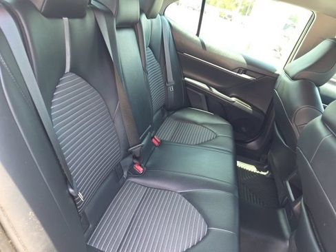 Used 2022 Toyota Camry SE FWD image 11