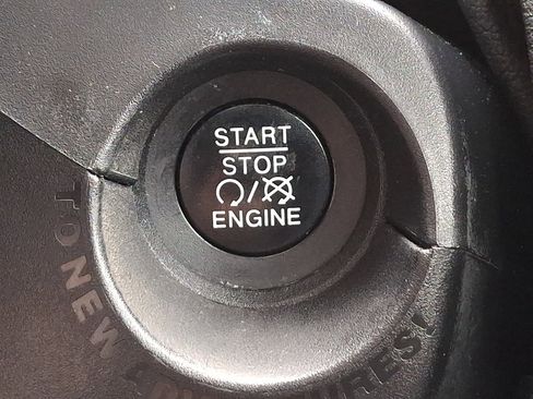 Certified 2016 Jeep Renegade Latitude image 23