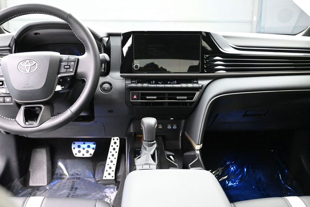 Used 2026 Toyota Camry SE FWD image 12