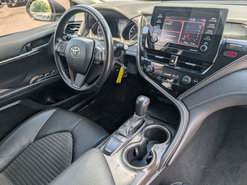 Used 2022 Toyota Camry SE FWD image 18