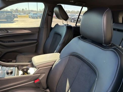 New 2025 Jeep Grand Cherokee Altitude RWD image 8