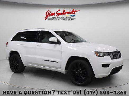 Used 2017 Jeep Grand Cherokee Altitude AWD/4WD image 1