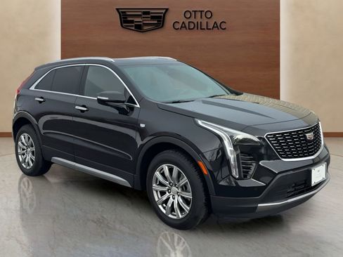 Used 2023 Cadillac XT4 Premium Luxury w/ Cold Weather Package image 7