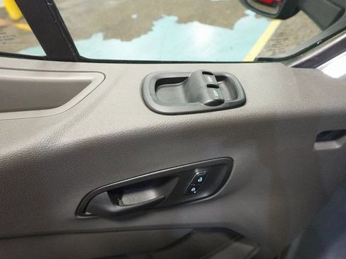 Used 2024 Ford E-Transit 148 High Roof image 11
