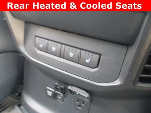 Used 2024 Toyota Tundra Platinum image 23