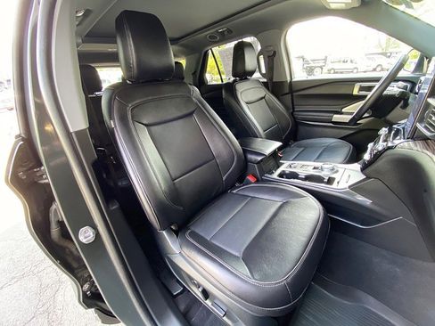 Certified 2023 Ford Explorer Limited w/ Limited Technology Package AWD/4WD image 29