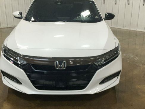Used 2019 Honda Accord Sport image 2