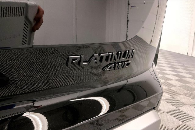 New 2025 Nissan Pathfinder Platinum w/ Lighting Package (N93) AWD/4WD image 19