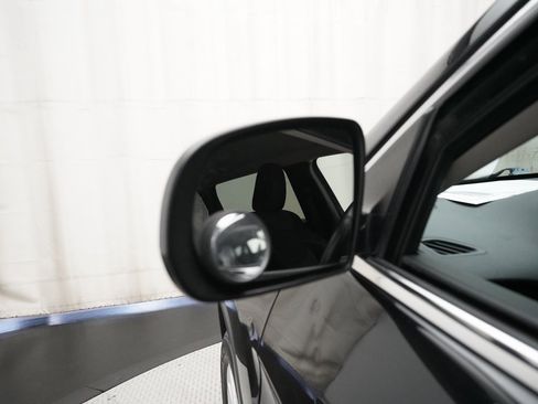 Used 2015 Jeep Cherokee Latitude w/ Comfort/Convenience Group image 23