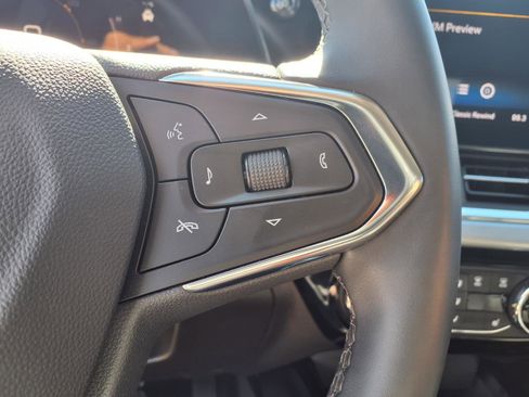 Used 2025 Chevrolet Trax LT w/ Driver Confidence Package image 15