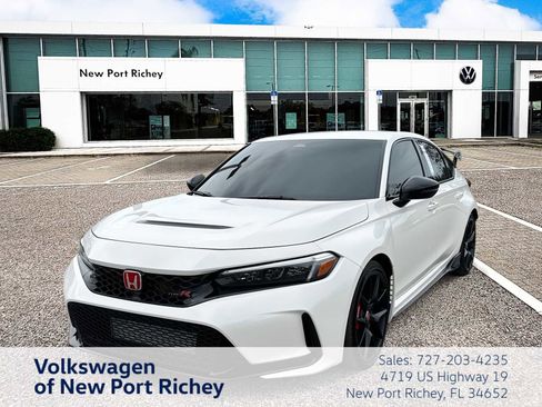 Used 2025 Honda Civic Type R image 1