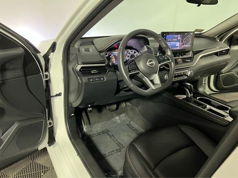 Certified 2024 Nissan Altima 2.5 SR w/ SR Premium Package FWD image 23
