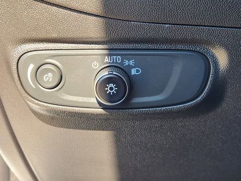 Used 2023 Chevrolet Equinox LT image 21