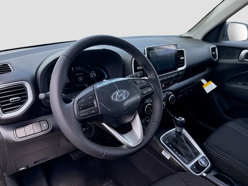 New 2026 Hyundai Venue SEL FWD image 7