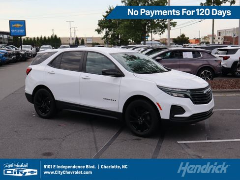 Used 2023 Chevrolet Equinox LS w/ LS Convenience Package FWD image 1