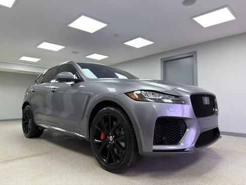 Used 2020 Jaguar F-PACE SVR image 4