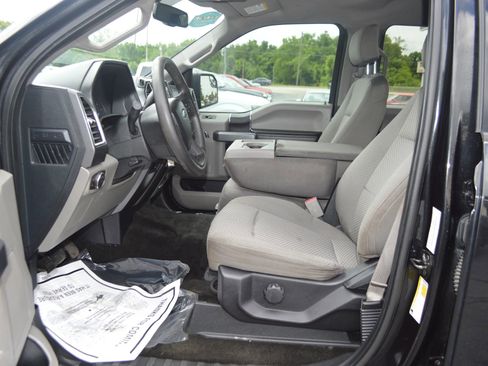 Used 2015 Ford F150 XLT image 12