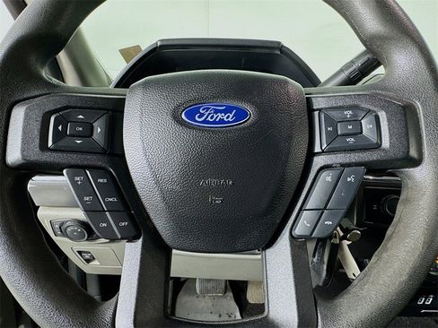 Used 2017 Ford F150 XLT image 32