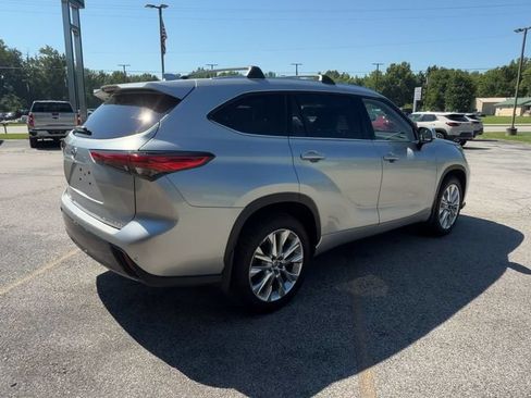 Used 2021 Toyota Highlander Limited AWD/4WD image 8
